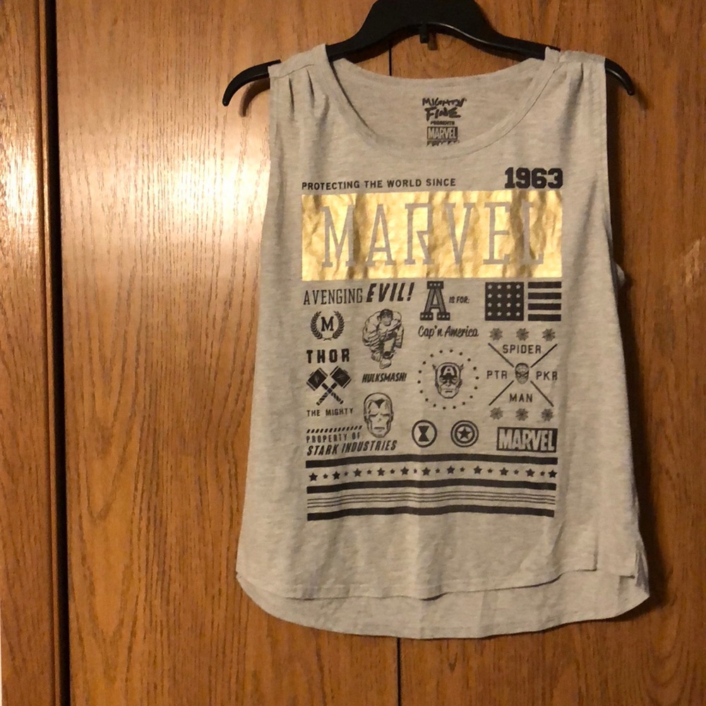 muscle tee